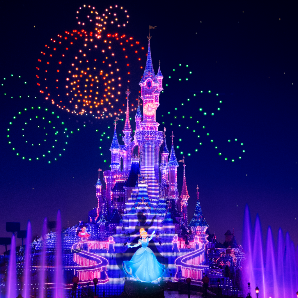 Disneyland Paris lanceert spectaculaire nieuwe droneshow Disney Electrical Sky Parade