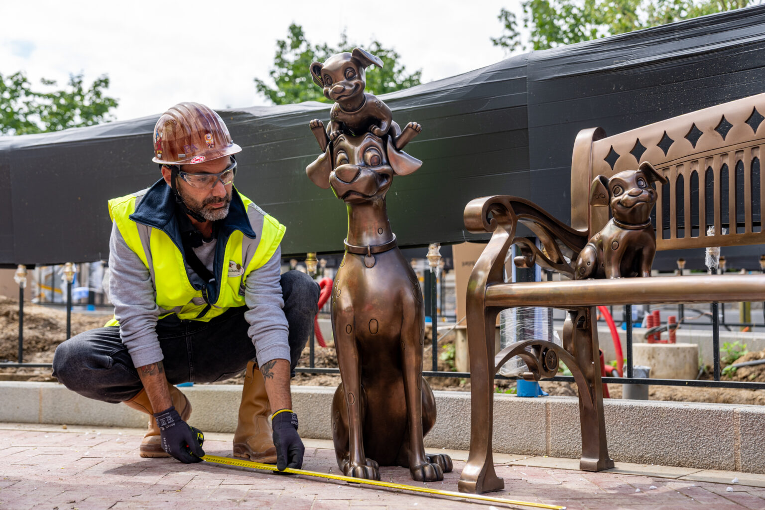 Imagineers onthullen bronzen beelden in het toekomstige Disney Adventure World